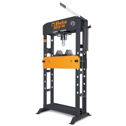 3028 50 Hidraulikus prés mozgó dugattyúval és csörlővel