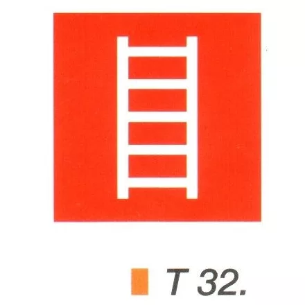 Tüzoltó létra helyét jelölö tábla t 32.